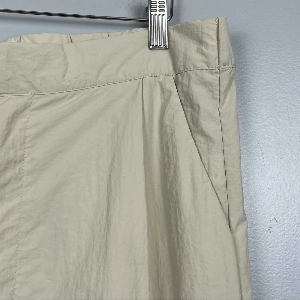 Wilo The Label womens khaki nylon cargo parachute wide leg pants, large.
